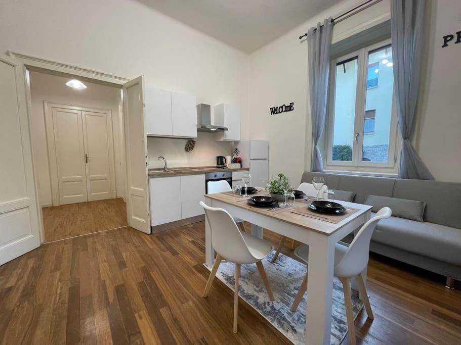 Bg Central President Suite Con Parcheggio - Vista Citta Alta แบร์กาโม ภายนอก รูปภาพ