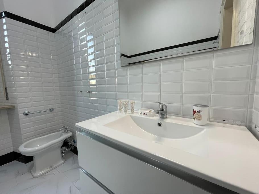 Bg Central President Suite Con Parcheggio - Vista Citta Alta แบร์กาโม ภายนอก รูปภาพ