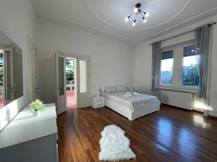 Bg Central President Suite Con Parcheggio - Vista Citta Alta แบร์กาโม ภายนอก รูปภาพ