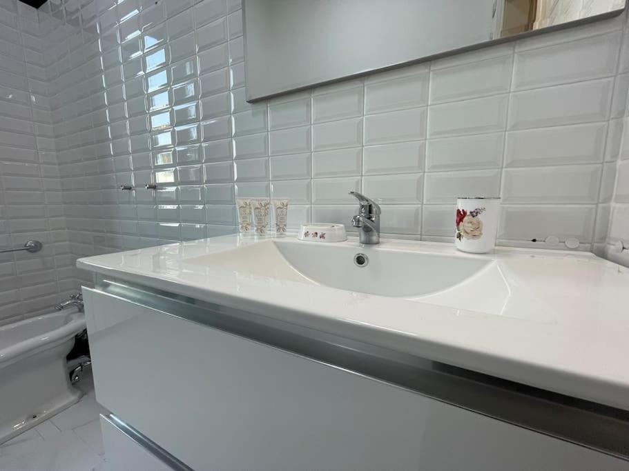 Bg Central President Suite Con Parcheggio - Vista Citta Alta แบร์กาโม ภายนอก รูปภาพ