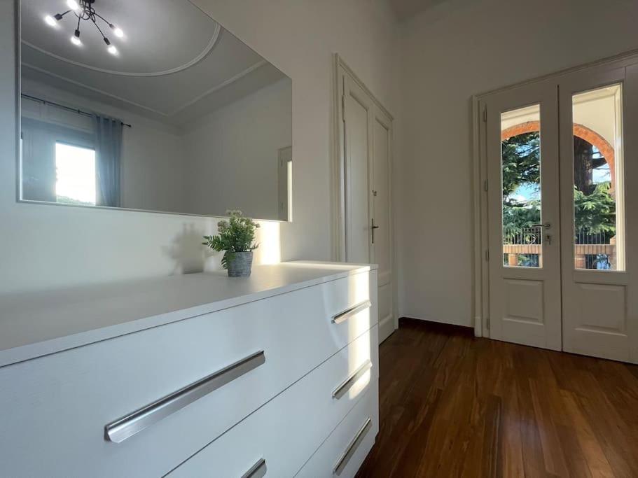 Bg Central President Suite Con Parcheggio - Vista Citta Alta แบร์กาโม ภายนอก รูปภาพ