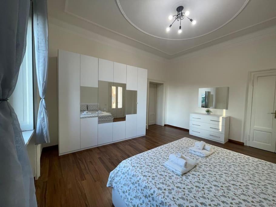 Bg Central President Suite Con Parcheggio - Vista Citta Alta แบร์กาโม ภายนอก รูปภาพ