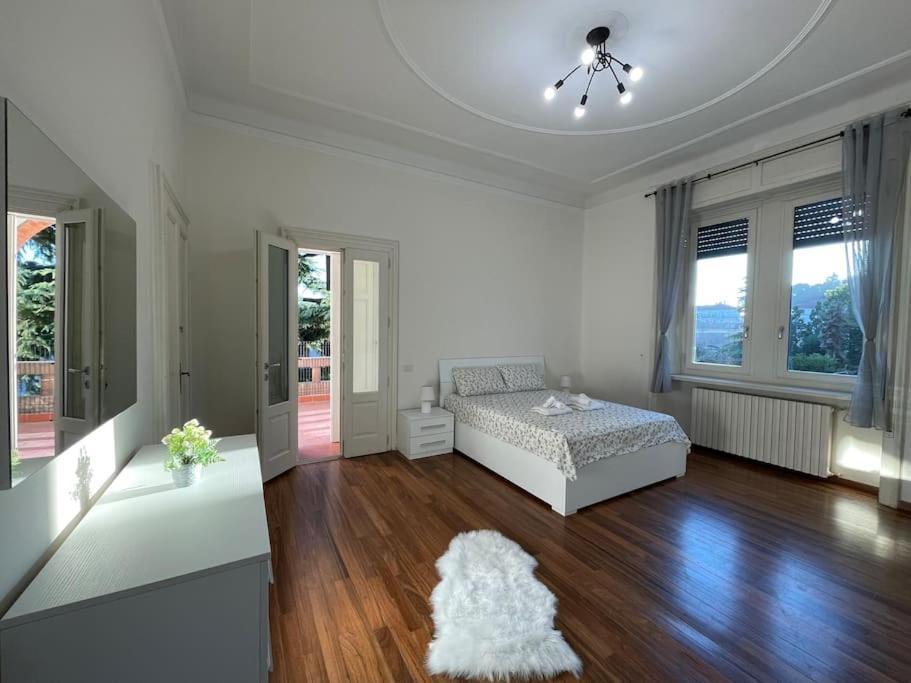 Bg Central President Suite Con Parcheggio - Vista Citta Alta แบร์กาโม ภายนอก รูปภาพ