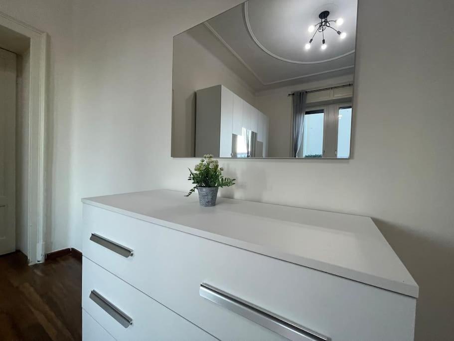 Bg Central President Suite Con Parcheggio - Vista Citta Alta แบร์กาโม ภายนอก รูปภาพ