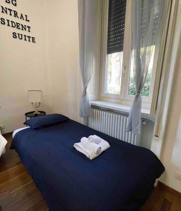 Bg Central President Suite Con Parcheggio - Vista Citta Alta แบร์กาโม ภายนอก รูปภาพ
