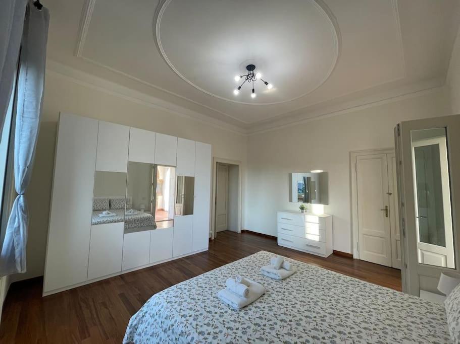Bg Central President Suite Con Parcheggio - Vista Citta Alta แบร์กาโม ภายนอก รูปภาพ