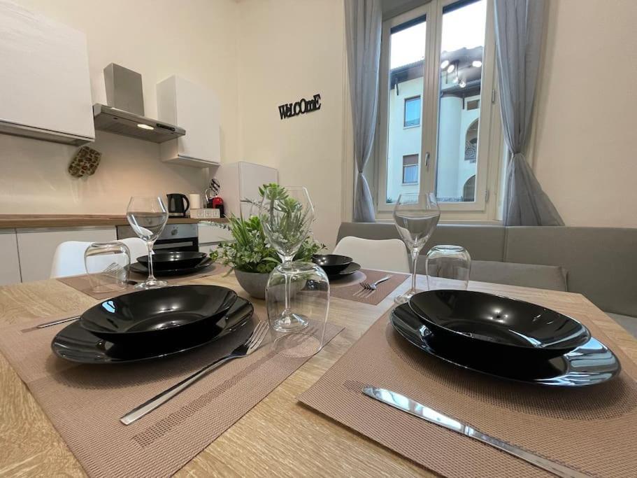 Bg Central President Suite Con Parcheggio - Vista Citta Alta แบร์กาโม ภายนอก รูปภาพ